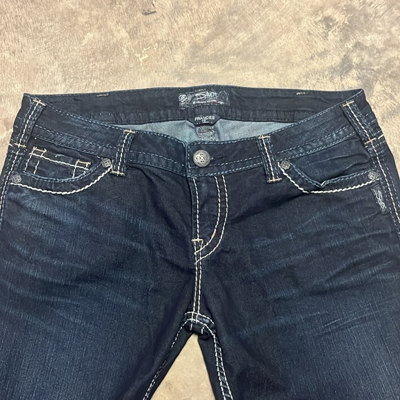 Silver Brand Jeans (Frances 18”) - Picture 5 of 5